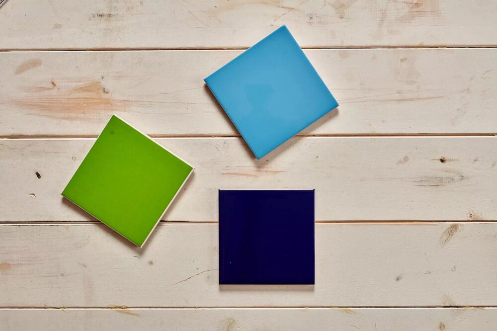 M4-10cm x 10cm canapés tiles x 3 - $3.50 daily hire